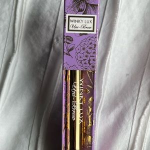 Winky Lux Eyebrow pencil.  Universal shade